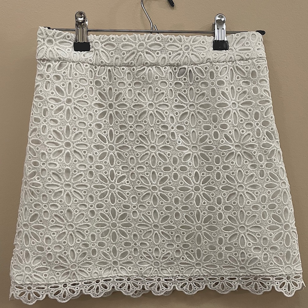 NWOT Forever 21 White Floral Skirt